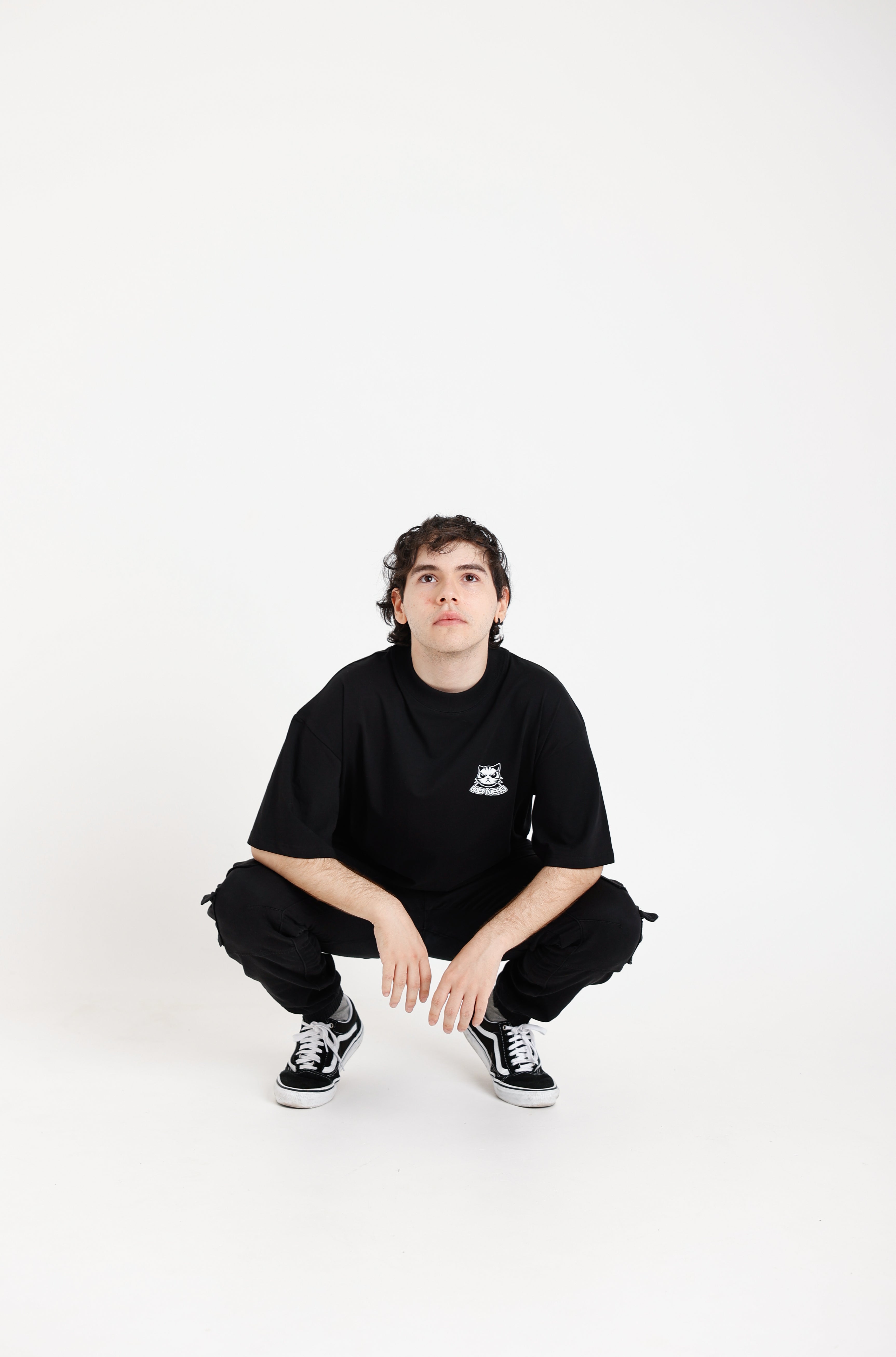 CAMISETA BAD NEKO PREMIUM LOGO AMARILLO LIMITED EDITION